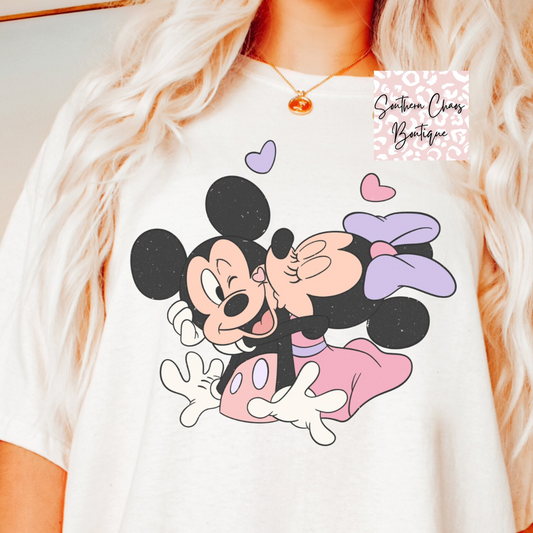 Minnie & Mickey Kiss